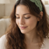 diadema-crochet-verde-uso-modelo